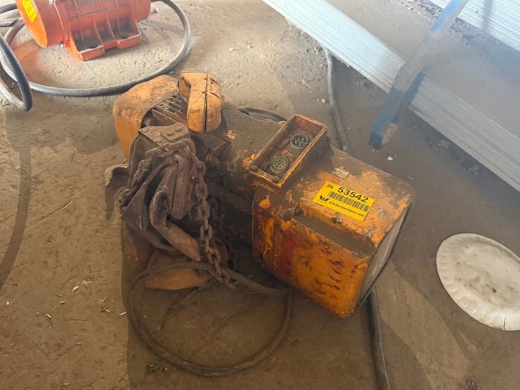 #53542-•-harrington-1/2-ton-chain-hoist-inv#53542-image-1