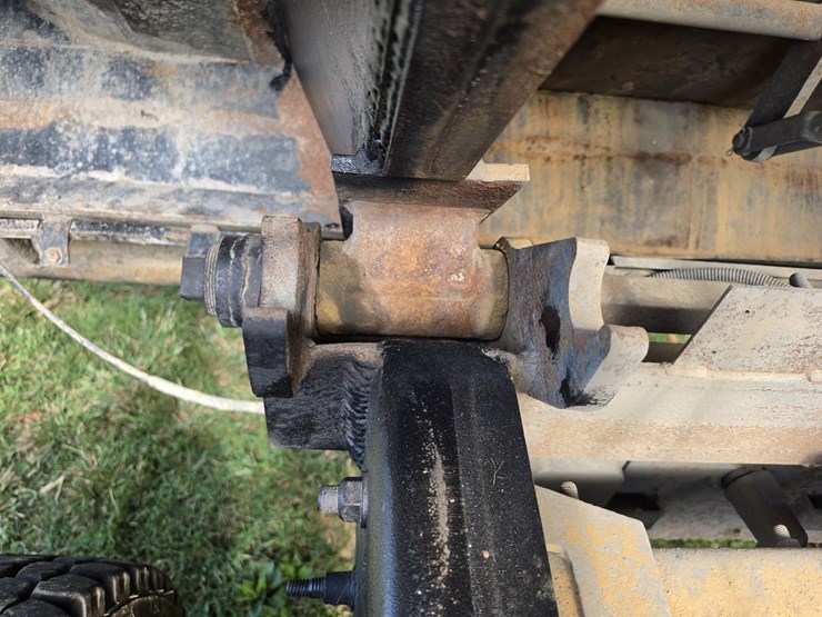 #25407-•-2005-volvo-vhd-quad-axle-dump-truck-image-35