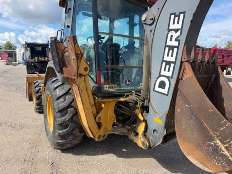 2011-deere-310sj-image-29