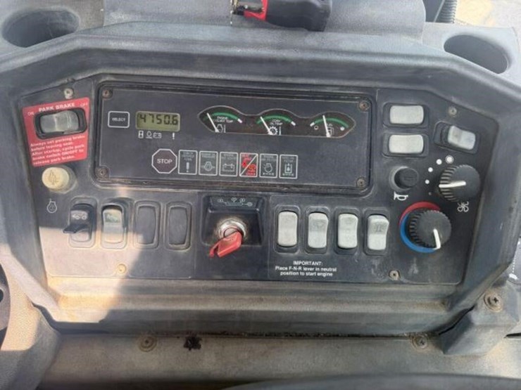 2006-deere-310g-image-12