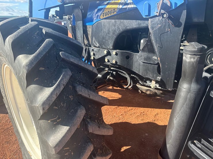 new-holland-t6060-image-16