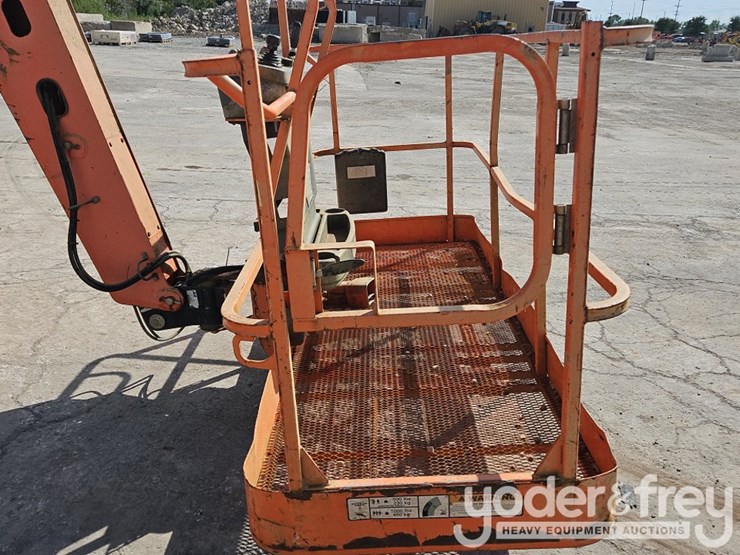 2008-jlg-800aj-image-37