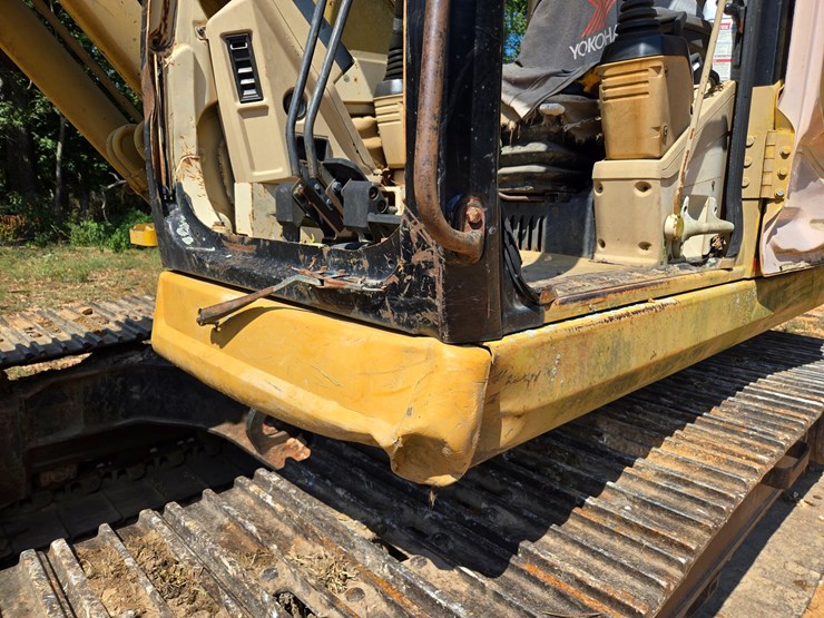caterpillar-320-image-109