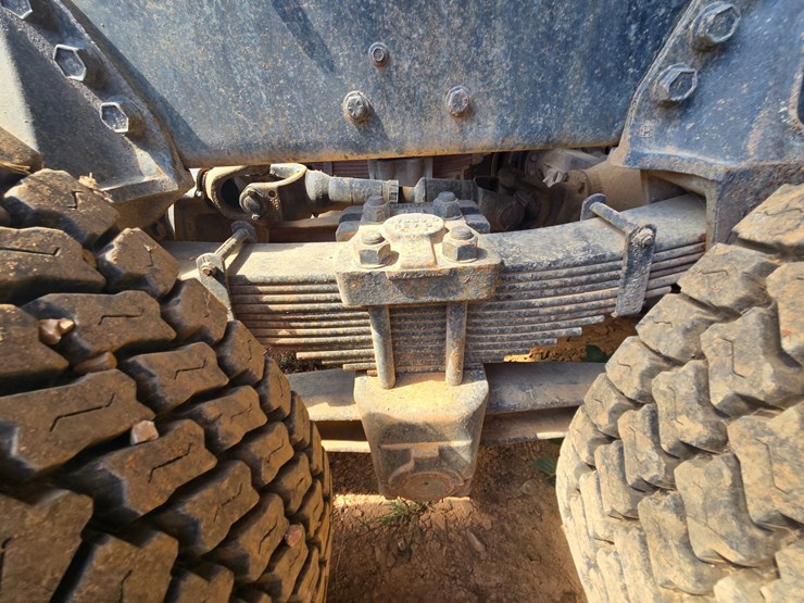 1986-ford-lt8000-image-77