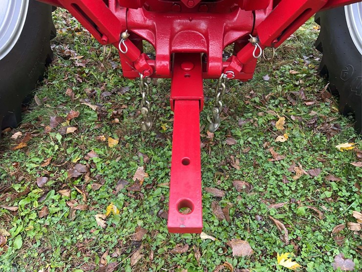 1970-656-farmall-hydro-diesel-row-crop-golden-demonstrator-image-67