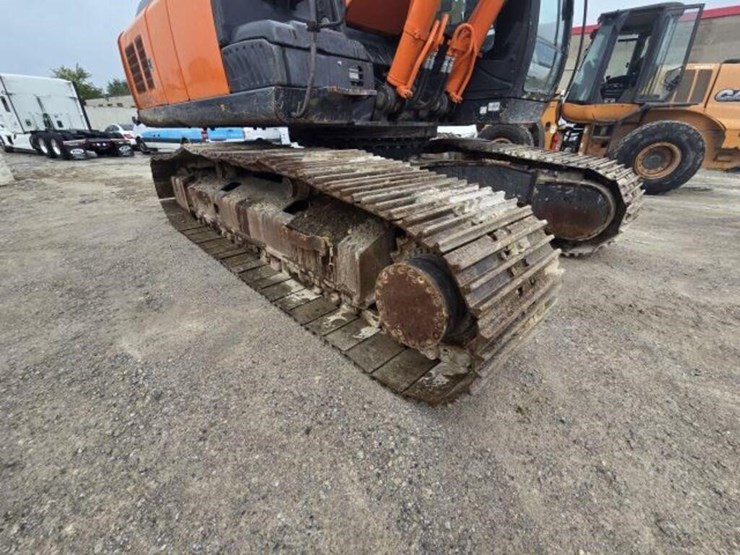 2016-hitachi-zx350-lc-image-21