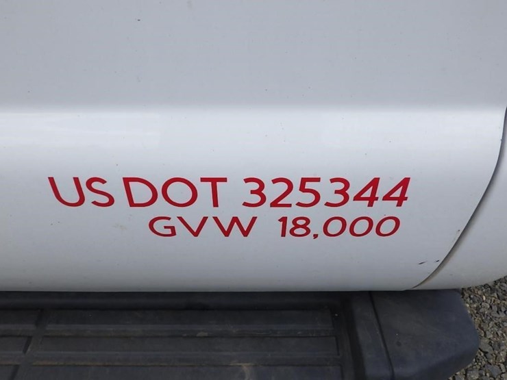 2016-ford-550-image-14