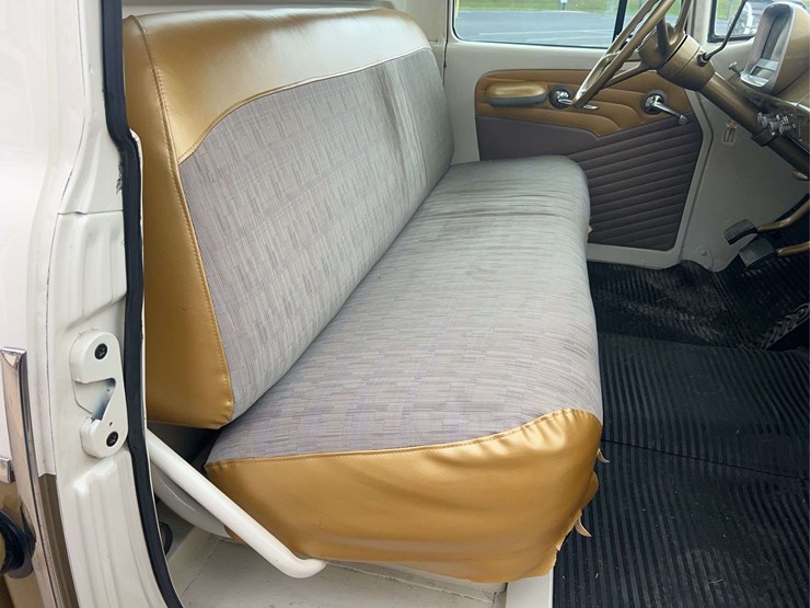 1957-international-a100-image-77