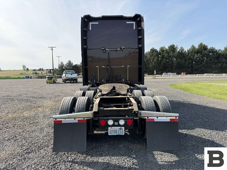 2016-kenworth-t680-image-5