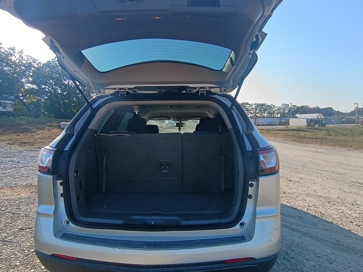 2013-chevrolet-traverse-image-60