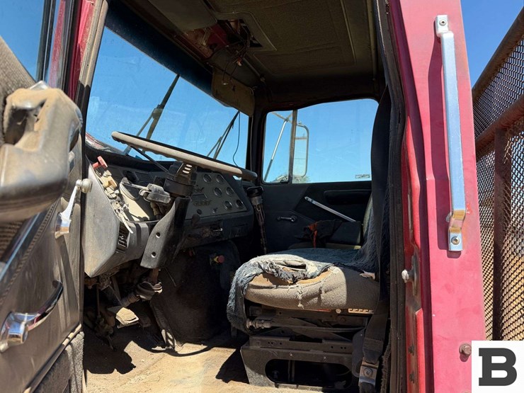 1986-ford-ltl9000-image-37