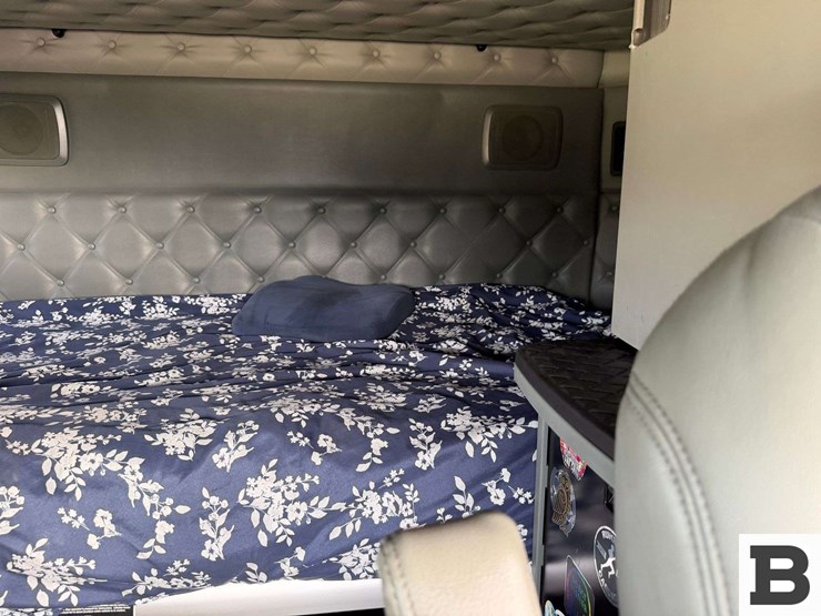 2016-kenworth-t680-image-56