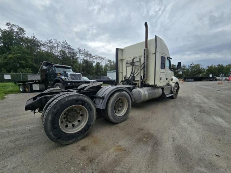 2016-kenworth-t680-image-4
