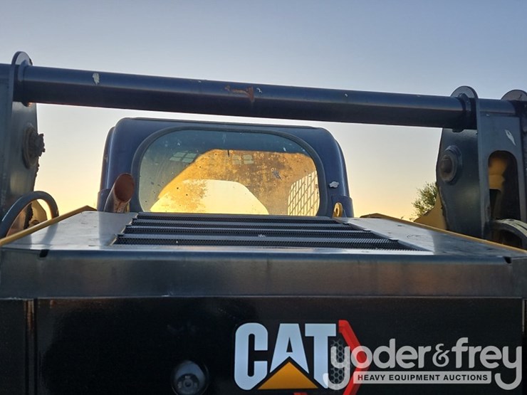 2021-caterpillar-259d3-image-23