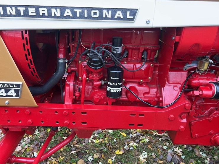 1970-farmall-544-hydro-gas-row-crop-golden-demonstrator-image-64