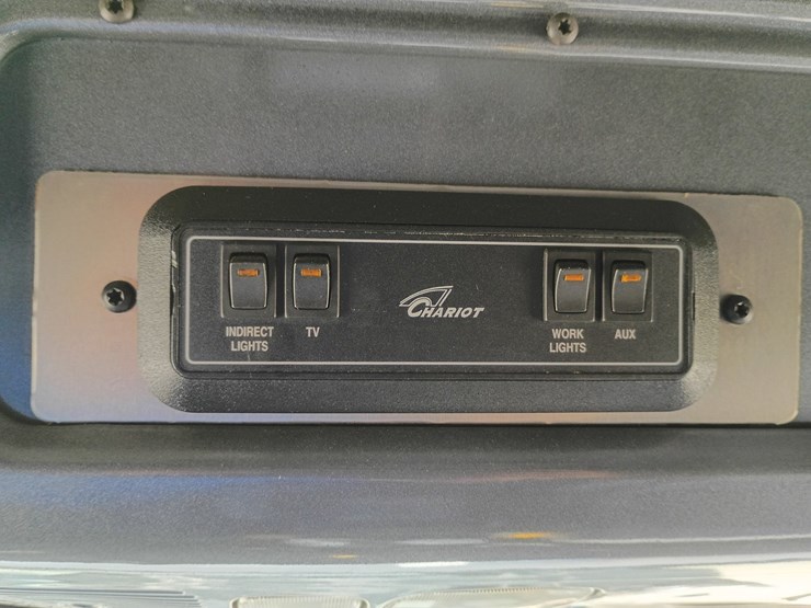 2007-freightliner-m2-106-image-61