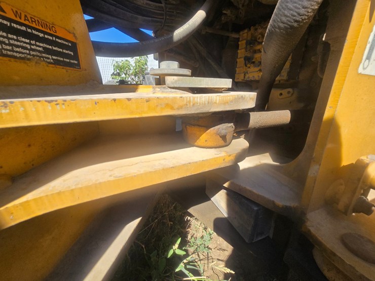 deere-444j-image-47