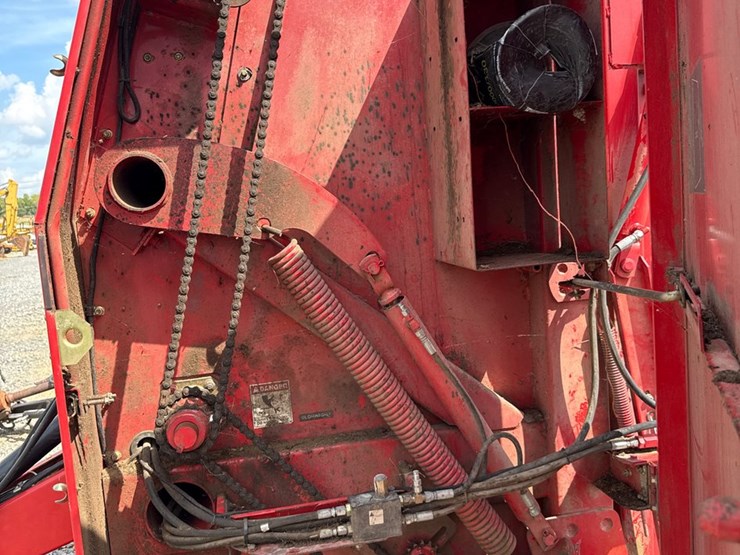 massey-ferguson-1745-image-9