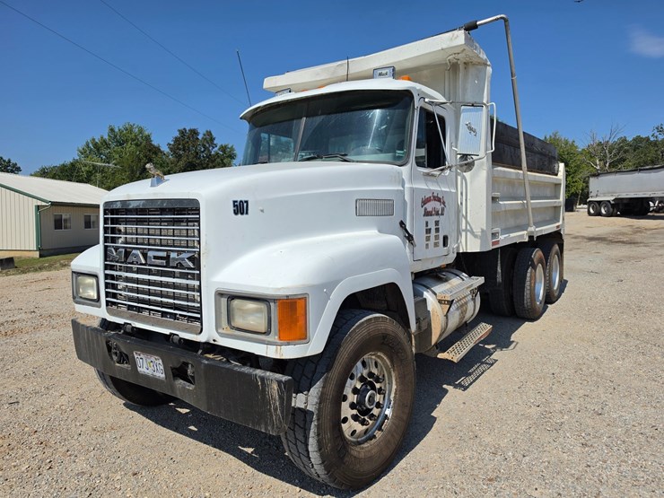 1997-mack-ch600-image-1