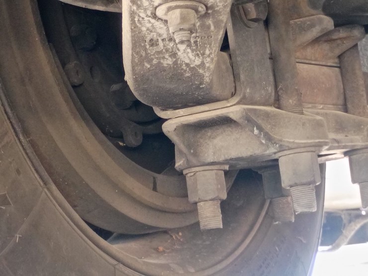 2007-freightliner-m2-106-image-100