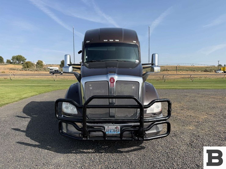 2016-kenworth-t680-image-9