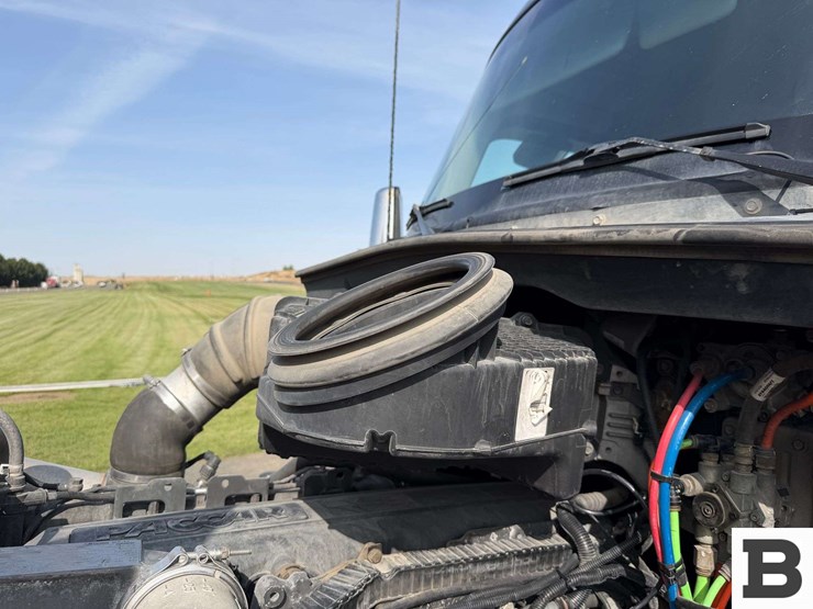 2016-kenworth-t680-image-36
