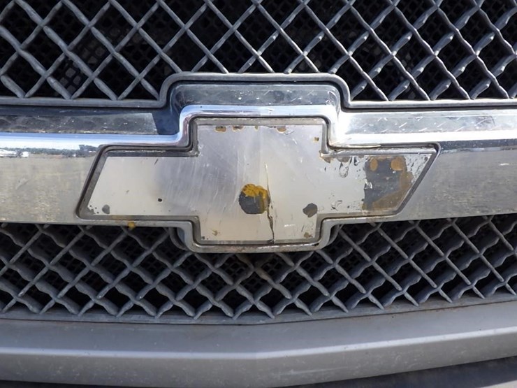 2004-chevrolet-2500hd-image-9