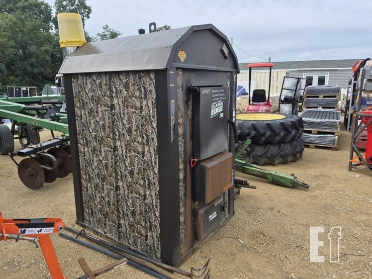 central-boiler-classic-edge-750-wood-stove-image-2