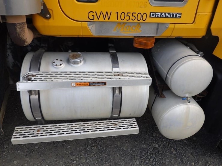2007-mack-cv713-granite-5-axle-dump-truck-image-29