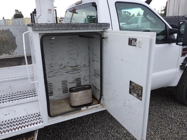 2009-ford-550-image-36
