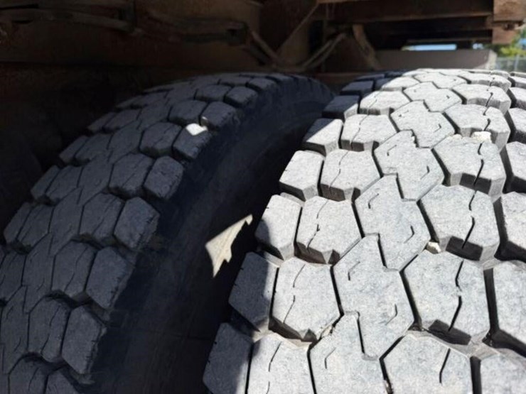 1993-ford-l8000-image-56