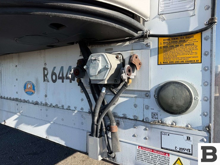 2013-utility-reefer-van-image-9
