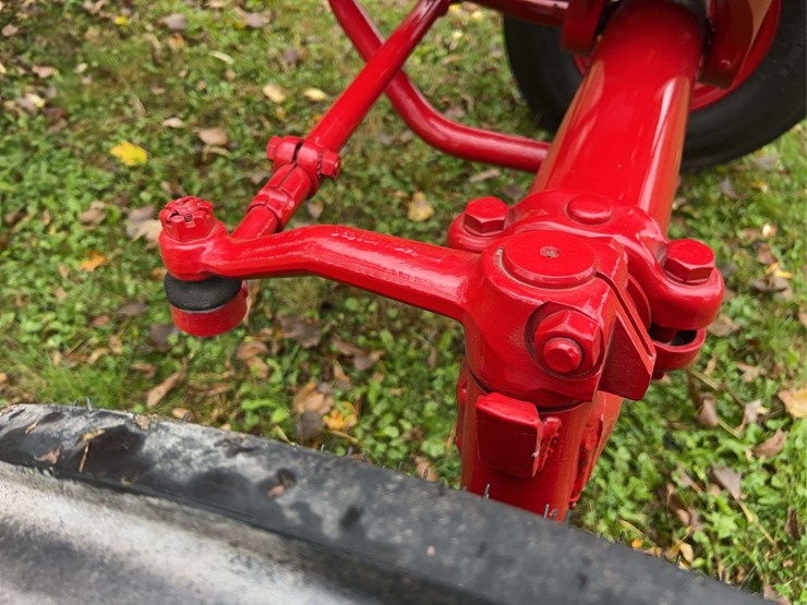 1970-656-farmall-hydro-diesel-row-crop-golden-demonstrator-image-20