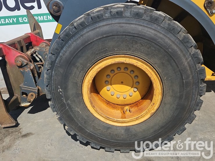 2017-deere-544k-image-10