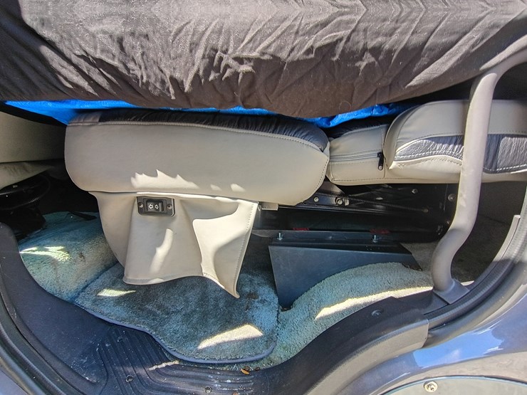 2007-freightliner-m2-106-image-74