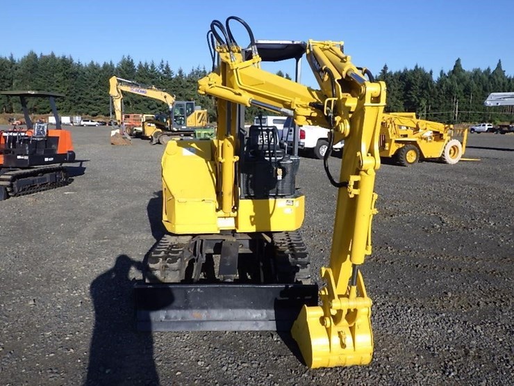 komatsu-pc28-image-8