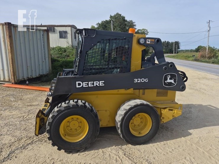 2024-deere-320g-image-10