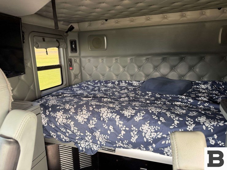 2016-kenworth-t680-image-55