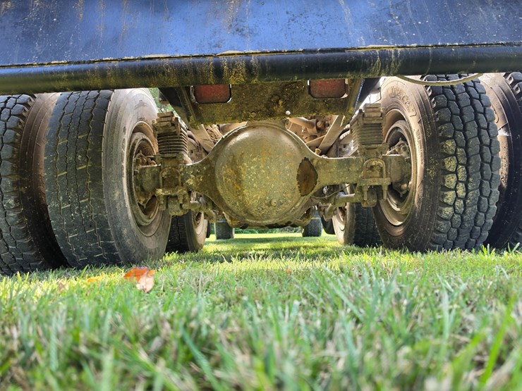 #25407-•-2005-volvo-vhd-quad-axle-dump-truck-image-51