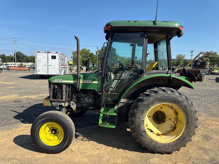 john-deere-5220-image-8