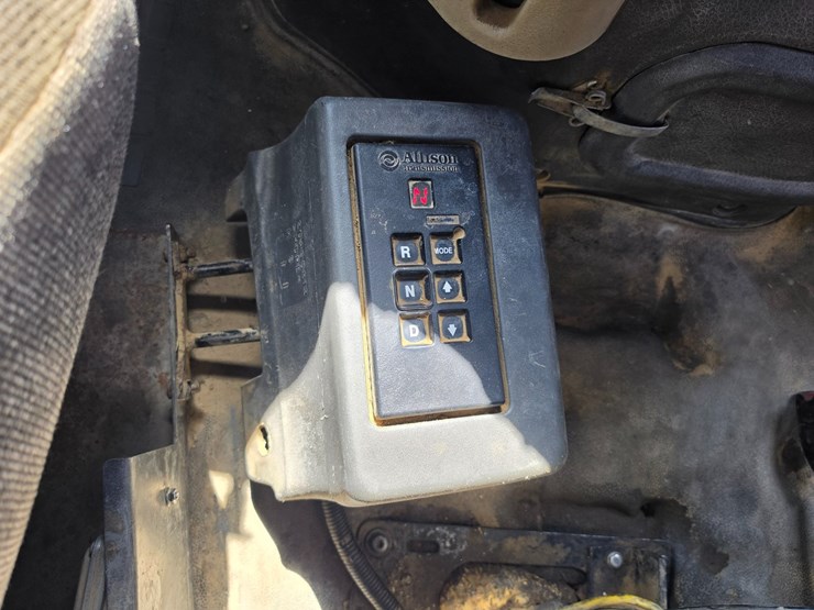 #25407-•-2005-volvo-vhd-quad-axle-dump-truck-image-91