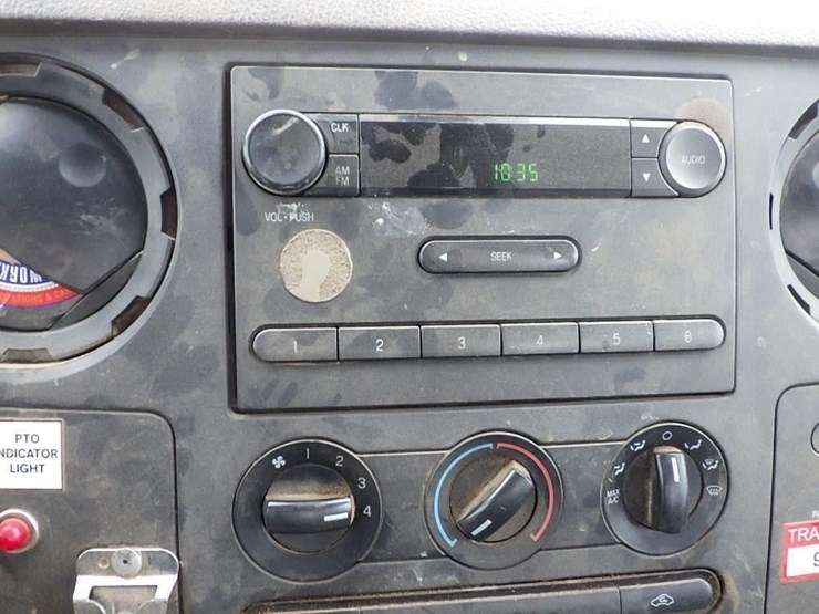 2009-ford-550-image-46