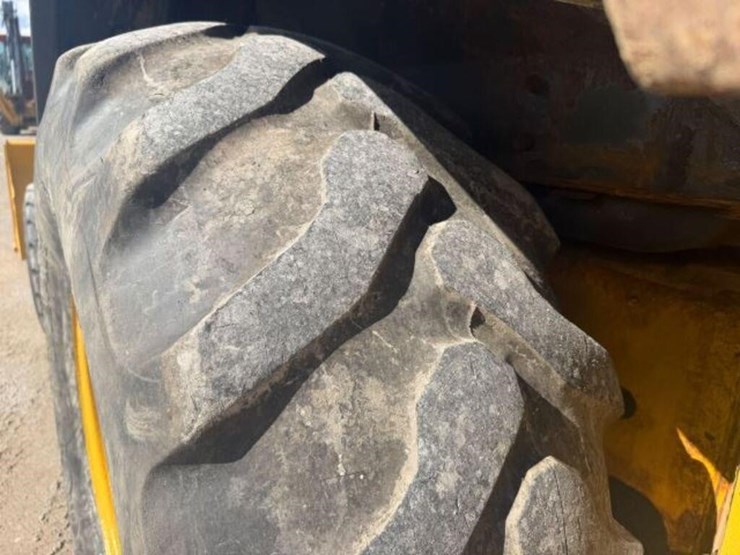 2006-deere-310g-image-44