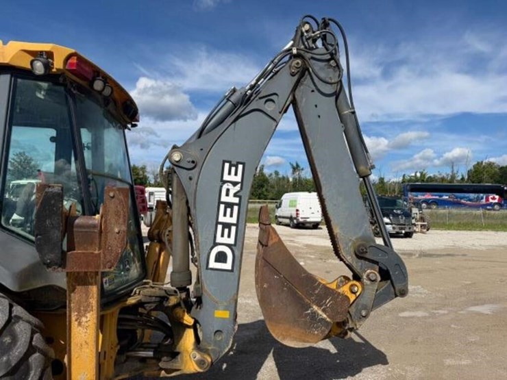 2011-deere-310sj-image-42