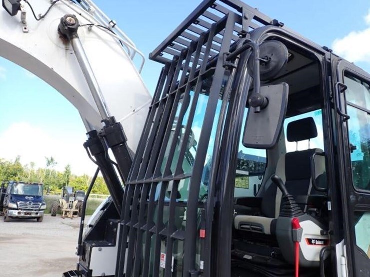 2021-bobcat-e145-image-23