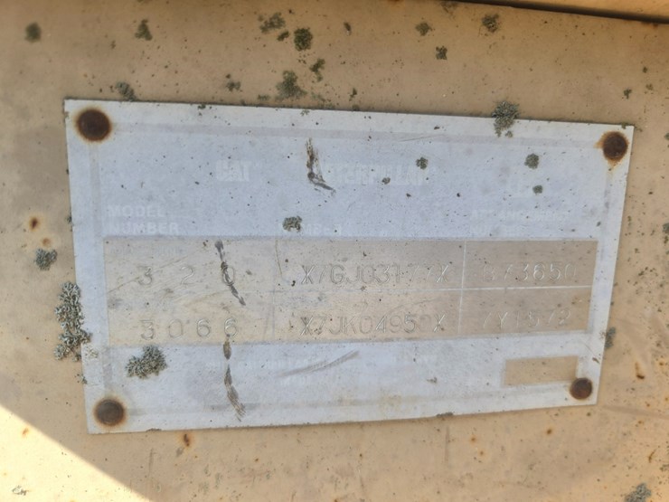 caterpillar-320-image-45