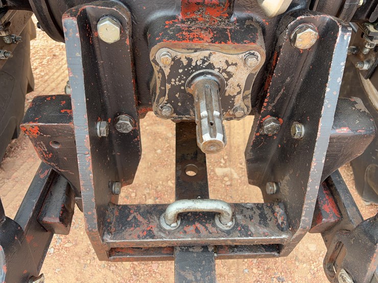 allis-chalmers-6060-tractor-image-9