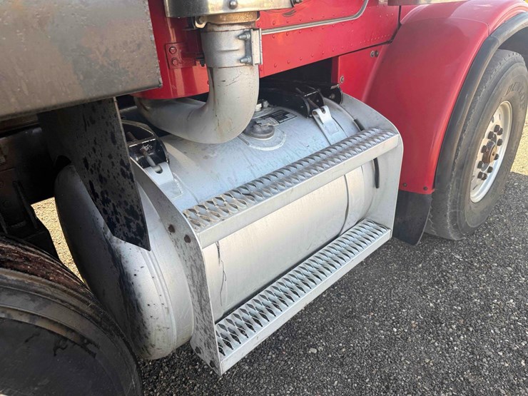 1995-peterbilt-357-image-21