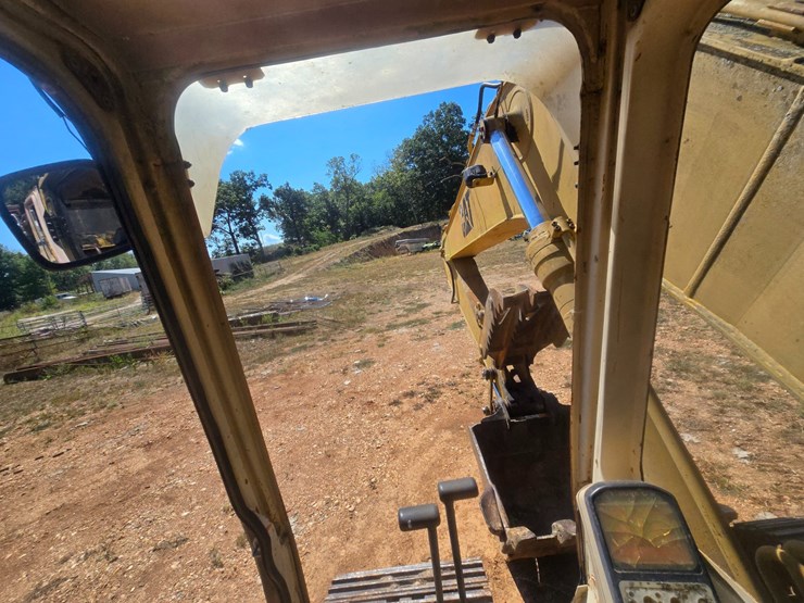 caterpillar-320-image-59