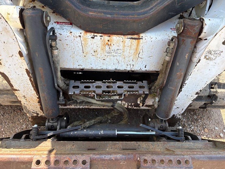2013-bobcat-t650-image-8